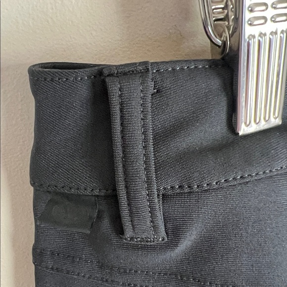 Lululemon Men's Pants 33 x 31 Classic Work Travel Casual Pants Navy Blue EUC - Picture 4 of 8